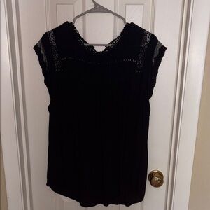 Daniel Rainn Black Sleeveless Bib Collar Blouse